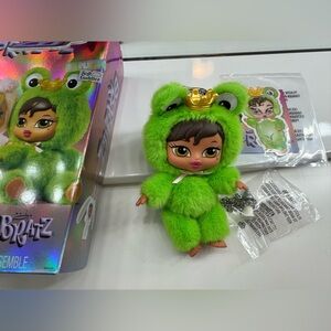 BRATZ BRATZIEZ ICONZ SERIEZ PLUSH KEYCHAIN Yasmin ✨💚